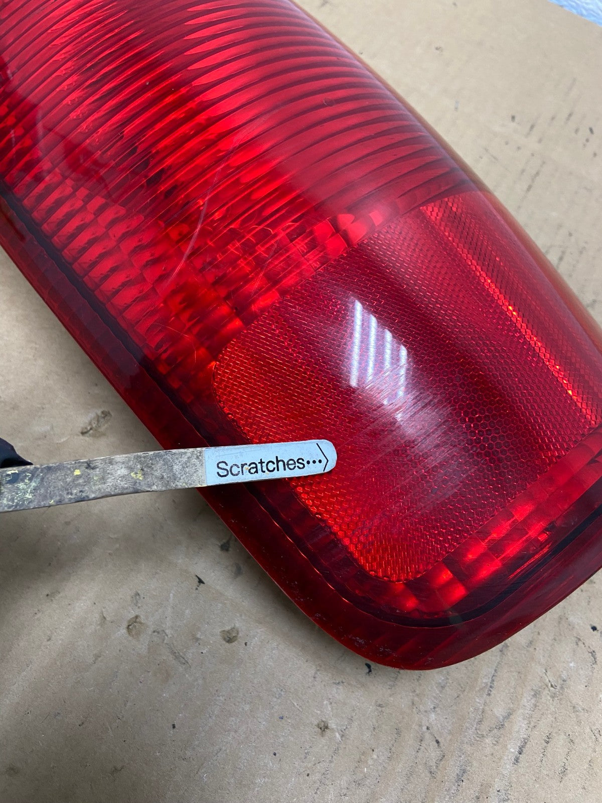 1998 to 2002 Lincoln Navigator Left Driver LH Side Tail Light AC7537 LK3