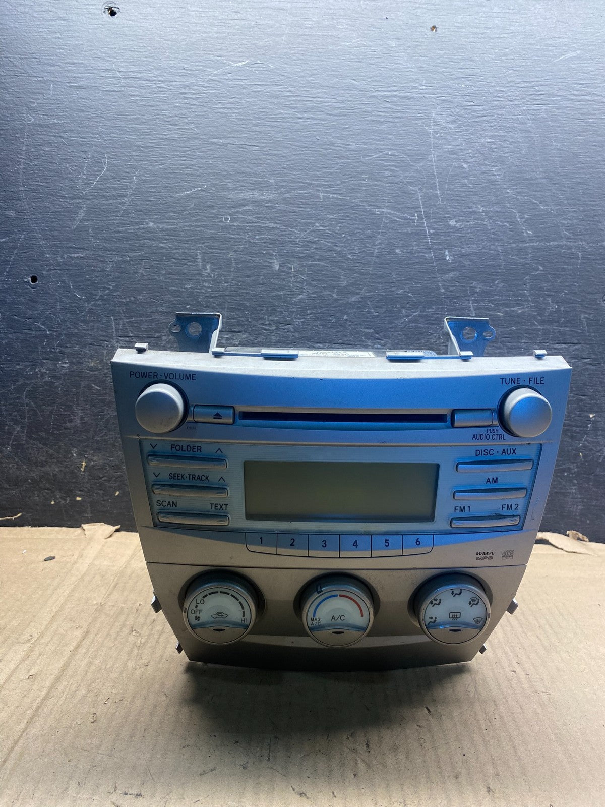 2007 to 2009 Toyota Camry Radio CD Player Climate Control Bezel AJ0549 DG0