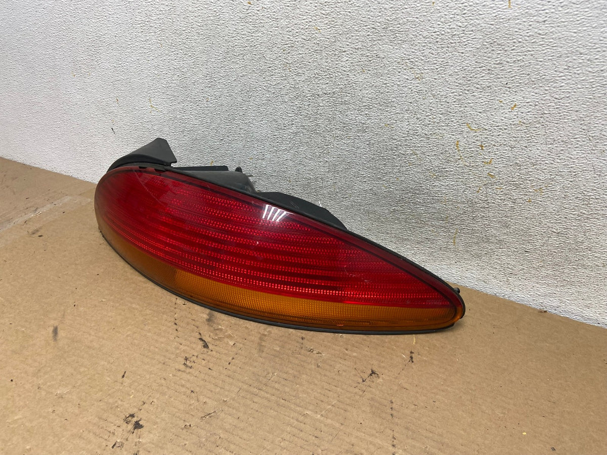 2003-2004 Chrysler Concorde Right Passenger RH Side Tail Light AH4275 LK2