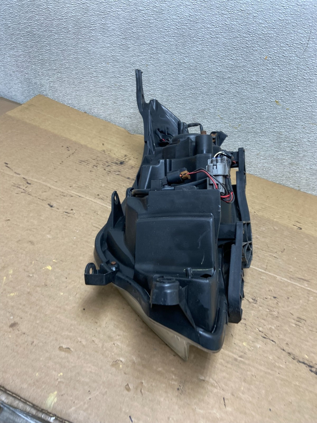 2009 - 2013 Subaru Forester Right Passenger Side Halogen Headlight OEM AB3359 DW9