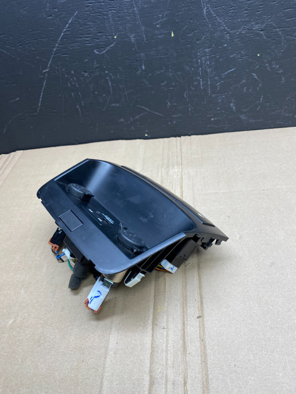 2011-2013 Kia Sorento Center Seat Heater Switches Aux USB Power Outlet AB8658 DG2