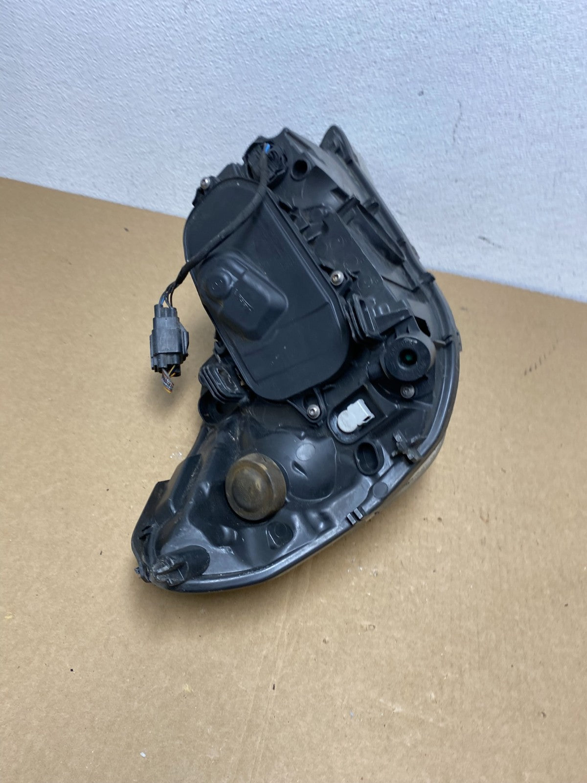 2011 to 2013 Volvo S60 Left Driver LH Side Halogen Headlight AB9990 DW9