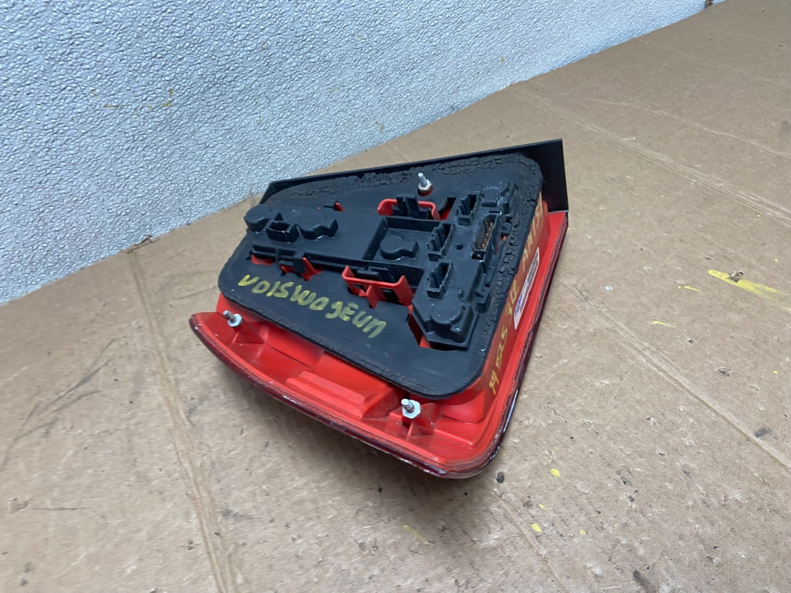 2004 to 2005 Volkswagen Jetta Right Passenger RH Side Tail Light DEPO AA1581 DW5