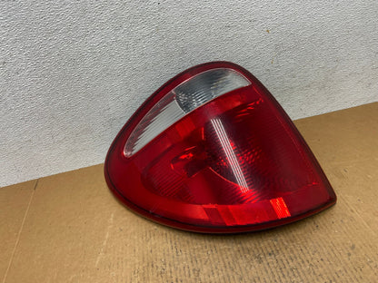 2004 to 2007 Dodge Grand Caravan Left Driver Lh Tail Light AE0646 LK0