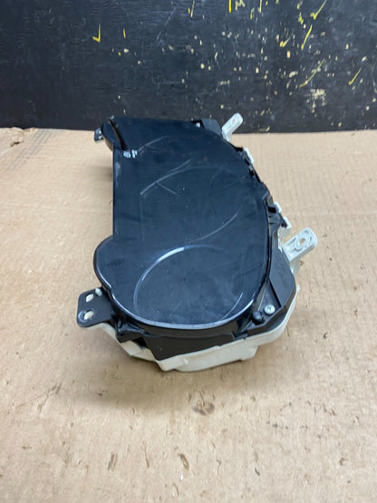 2006  Toyota Sienna Speedometer Cluster Gauge Z0270 DG2