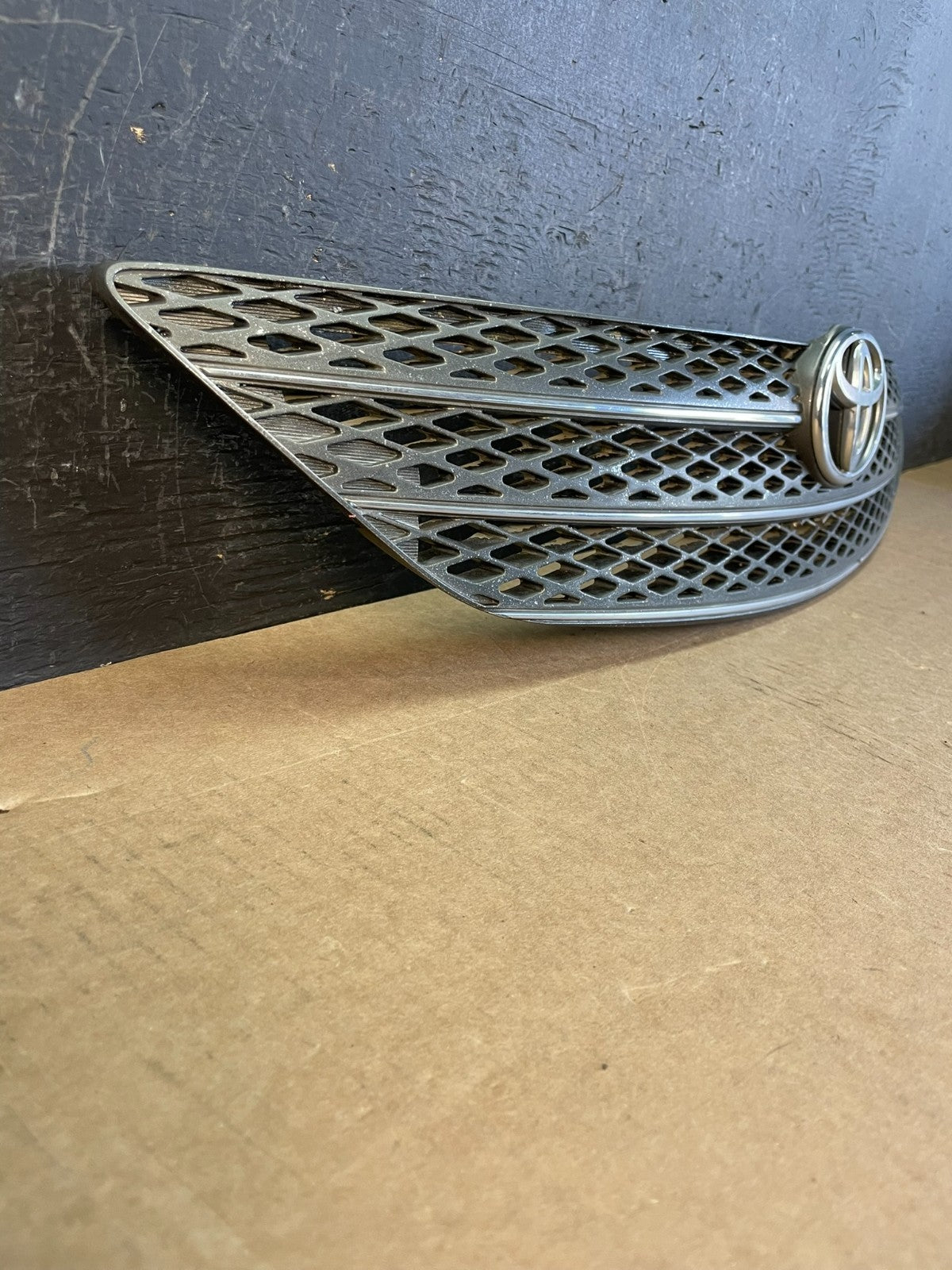 2002 2003 2004 Toyota Camry Front Upper Grill Grille ad0187 DG2