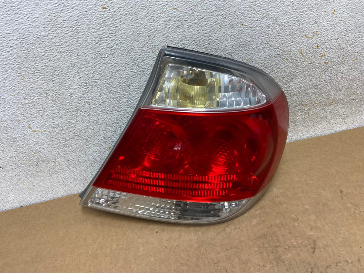2005 to 2006 Toyota Camry Tail Light Right Passenger Side AI3369 LK0