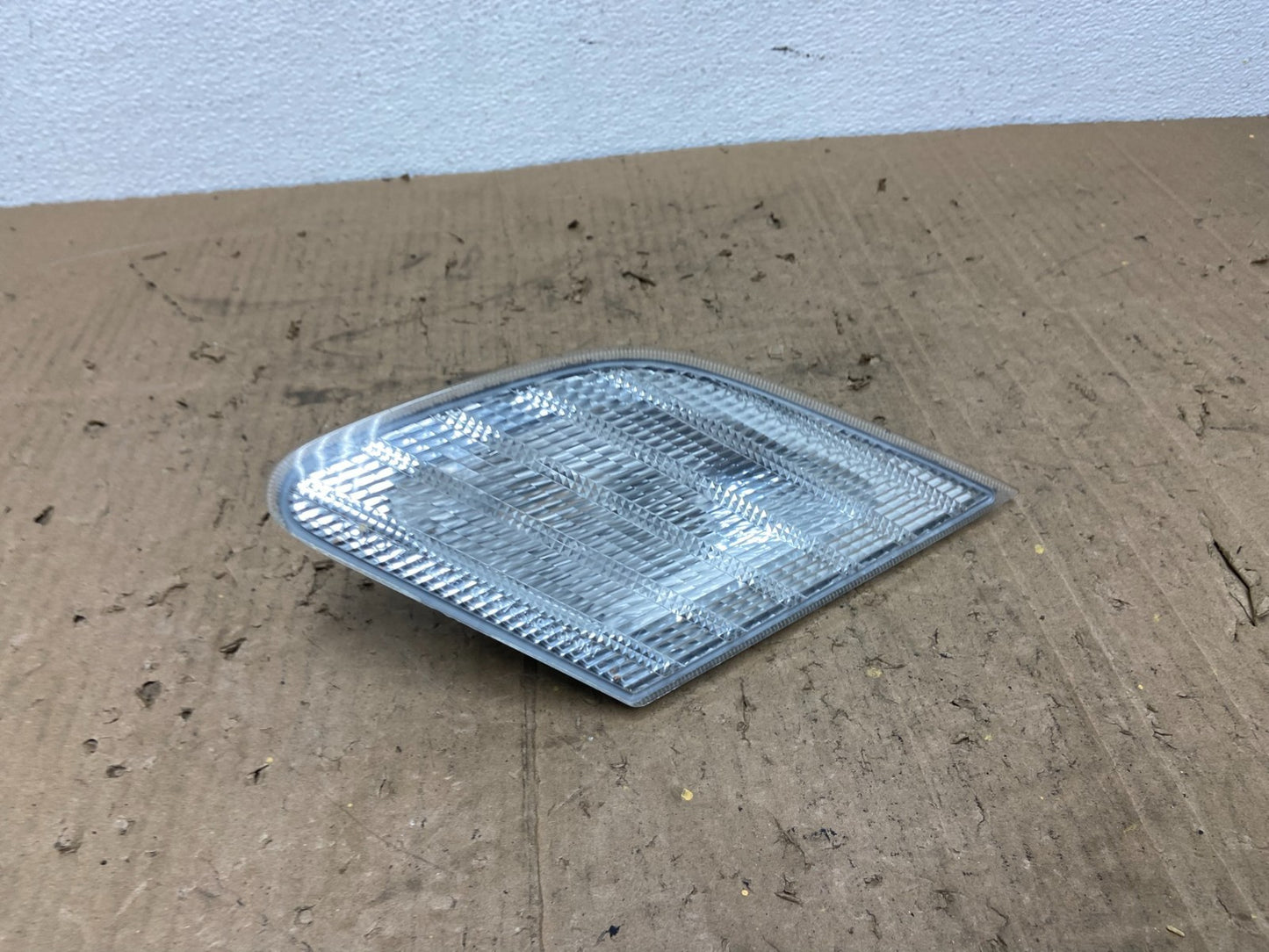 2000 2001 2002 Toyota Avalon Right Passenger Side Inner Tail Light Oem AC0088 DW0
