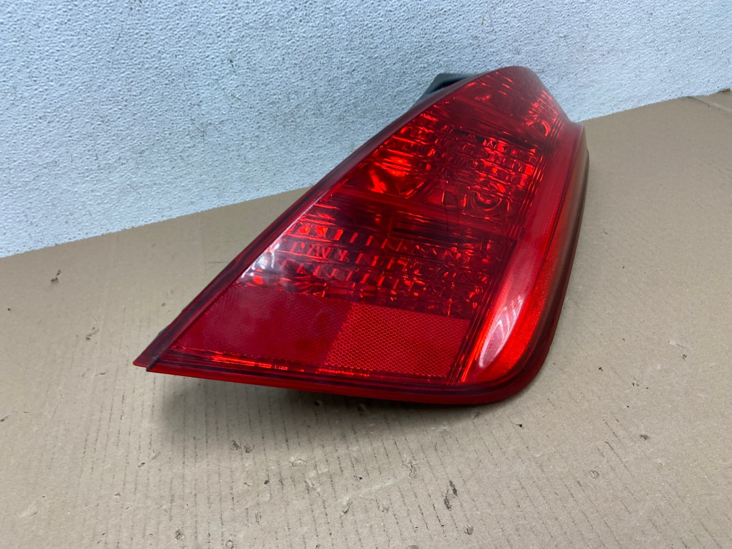 2003 2004 2005 Nissan Murano Right Passenger Rh Side Tail Light AE7254 LK2