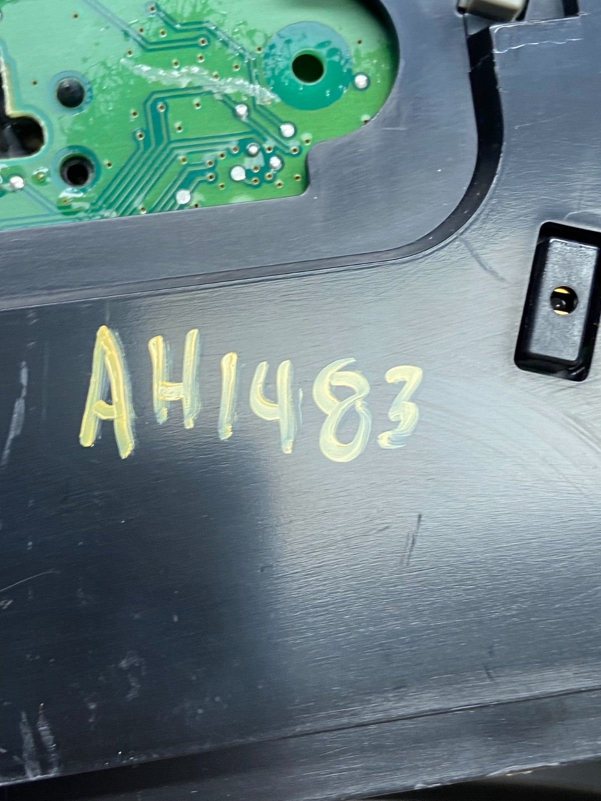 2000 to 2005 Chevrolet Astro Cluster Gauge Speedometer ECM AH1483 DG7