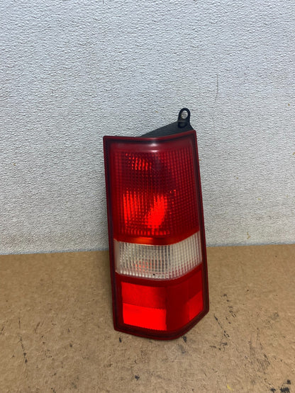 2003 2017 Chevrolet Express 1500 2500 3500 Right Passenger Tail Light S7616 DW2