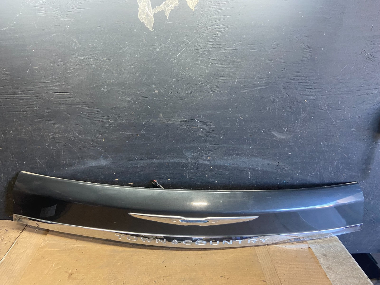 2011 to 2016 Chrysler Town & Country Tailgate Trim w/ Camera Panel OEM R0248 DG0