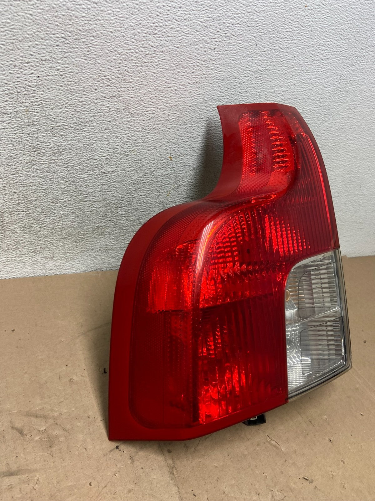 2007 to 2012 Volvo XC90 Left Driver Lh Side Lower Tail Light AG4726 GD2