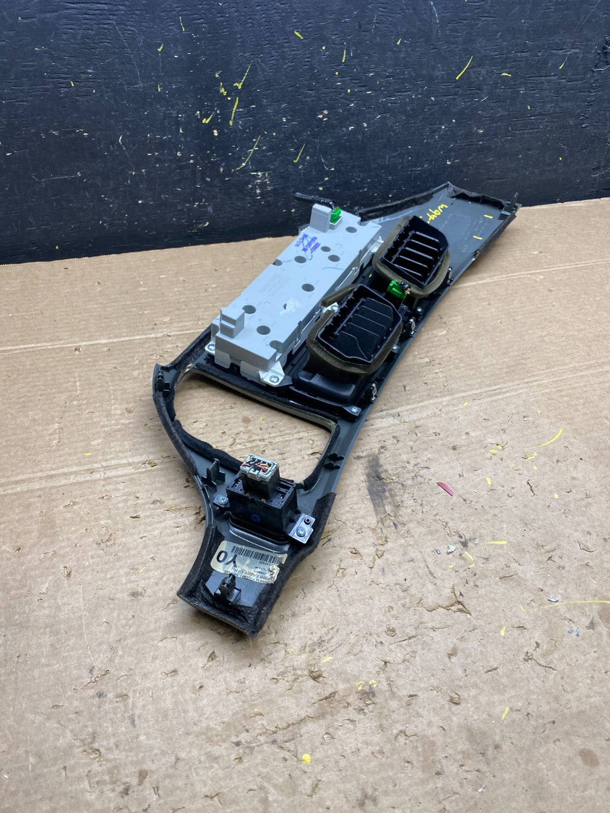 2005 to 2010 Honda Odyssey  Radio Climate Control Dash Trim Bezel W9735 DG3