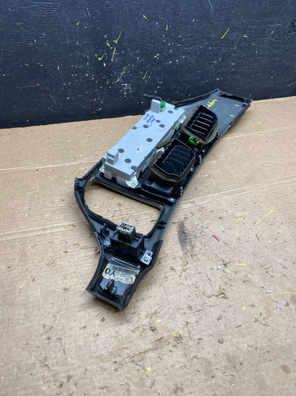 2005 to 2010 Honda Odyssey  Radio Climate Control Dash Trim Bezel W9735 DG3
