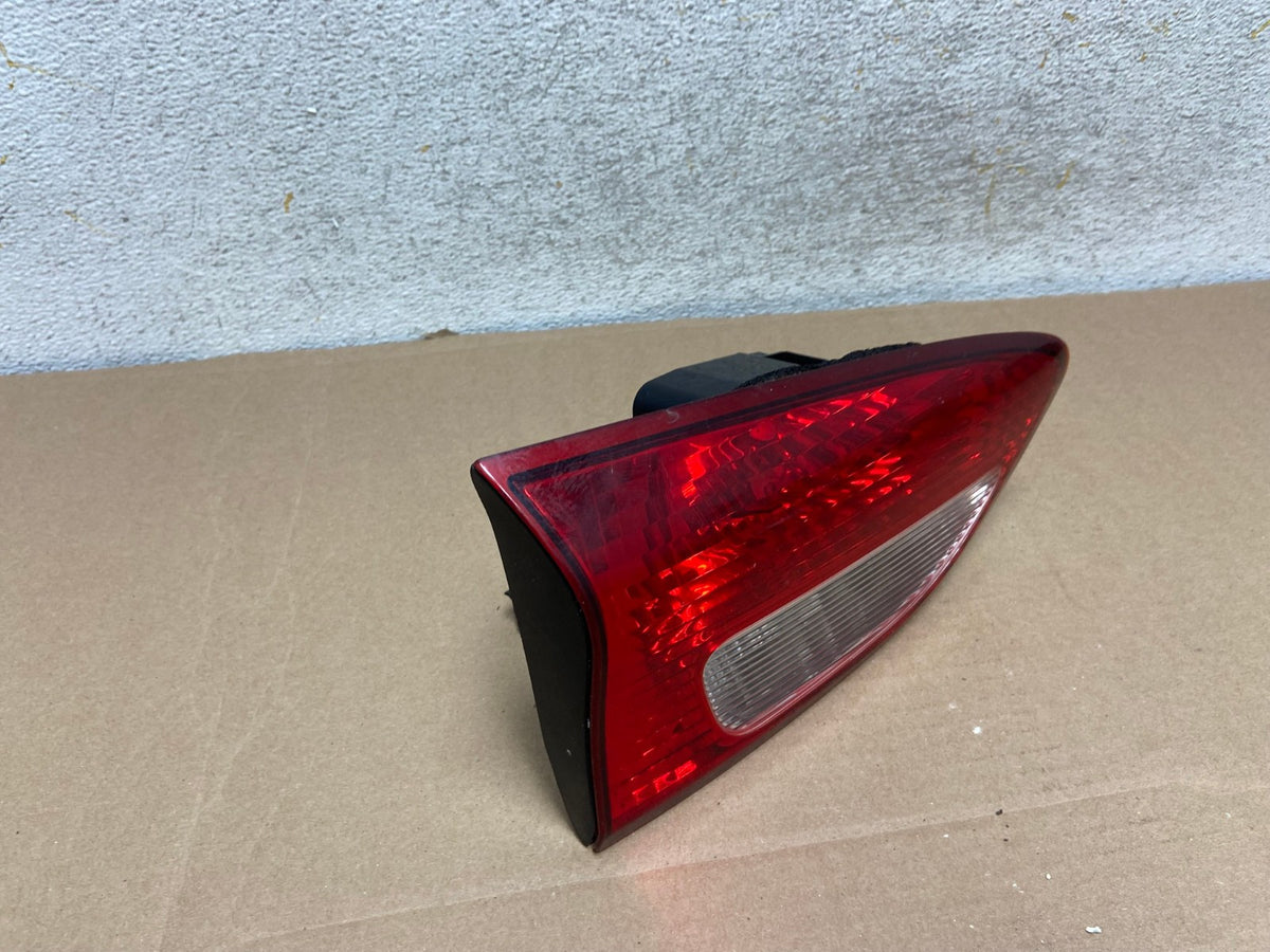 2006 2007 Subaru Tribeca B9 Left Driver Lh Side Tail Light Inner AH9297 LK2