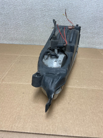 1995 to 1996 Toyota Camry Right Passenger RH Side Headlight OEM Y8365 DW8