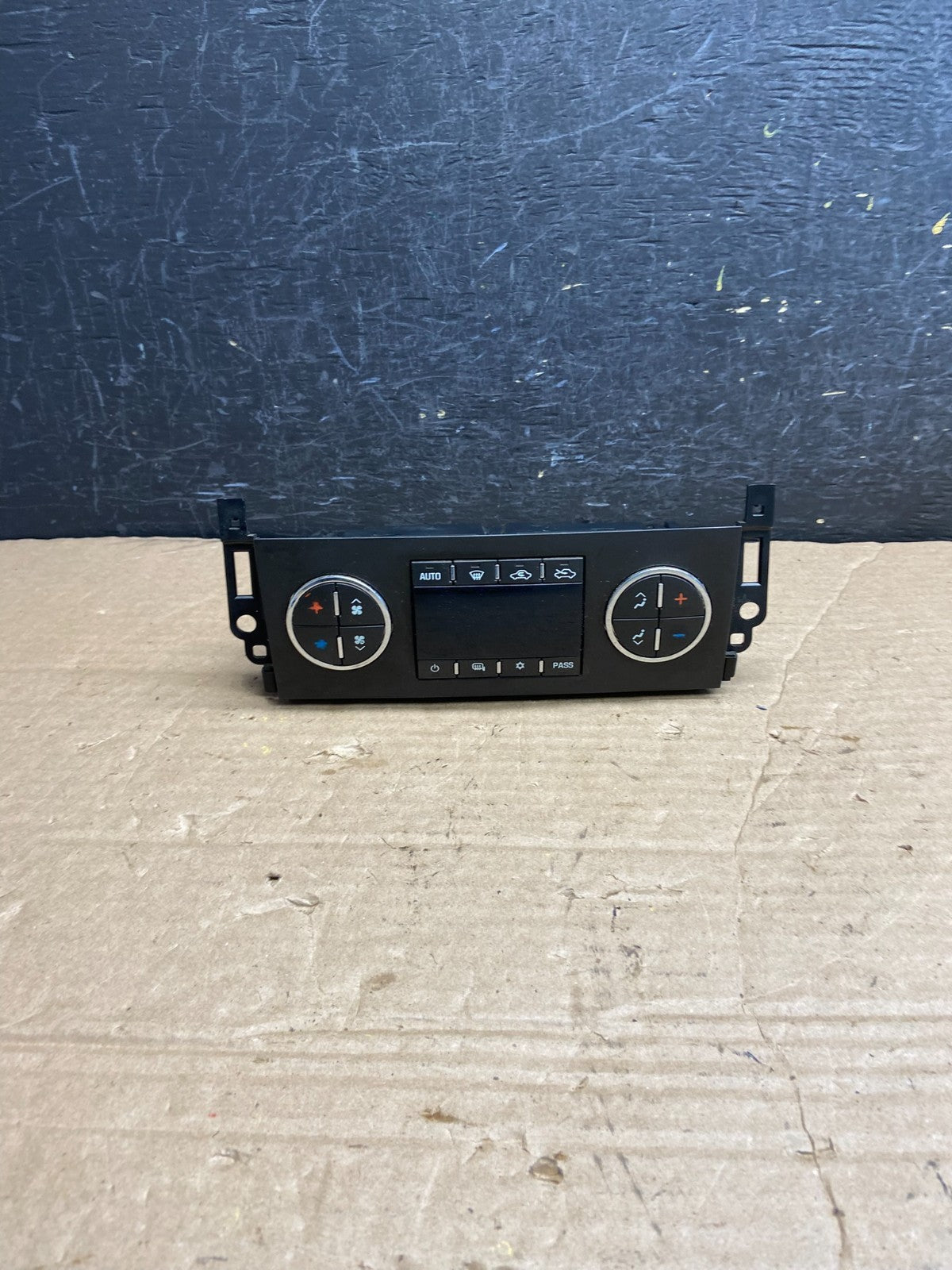 2010-2011 GMC Sierra Chevy Silverado A/C AC Climate Control A/C AF2066 DW0