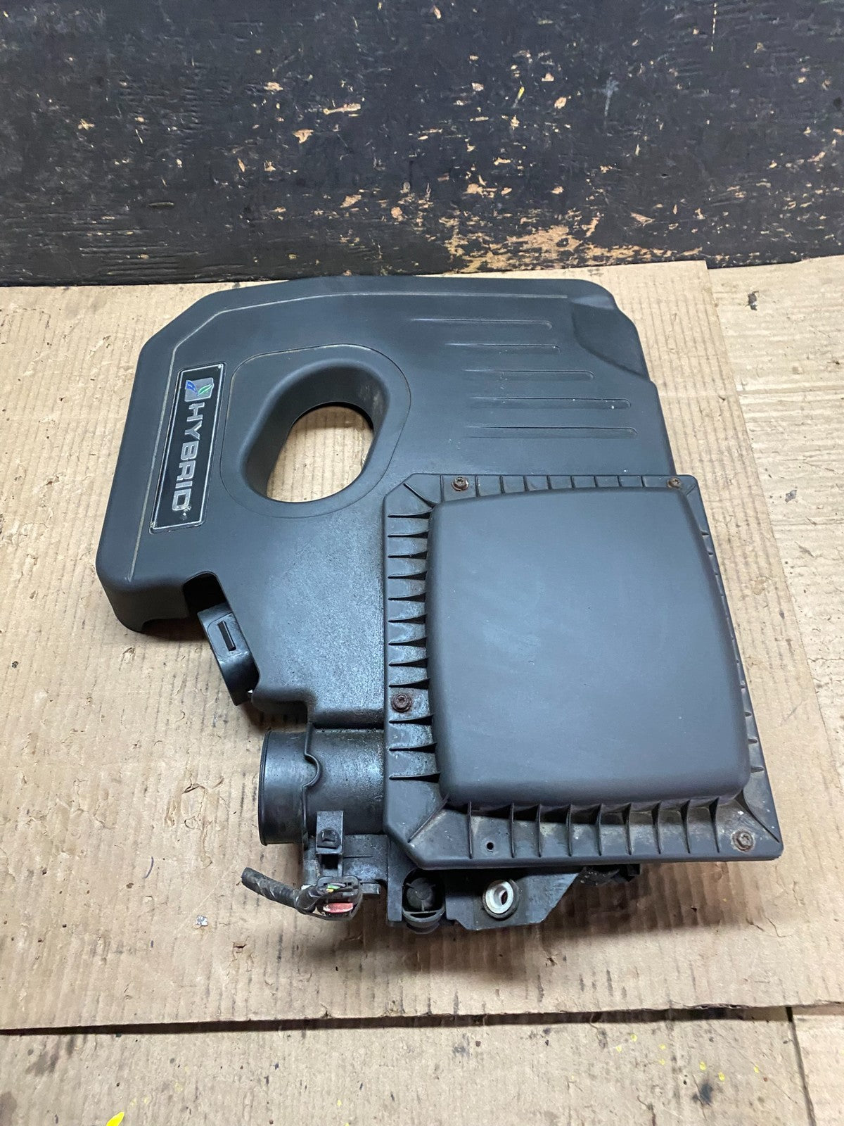 2013 to 2020 Ford Fusion Engine Motor Cover Shield  Black w6035 DG2