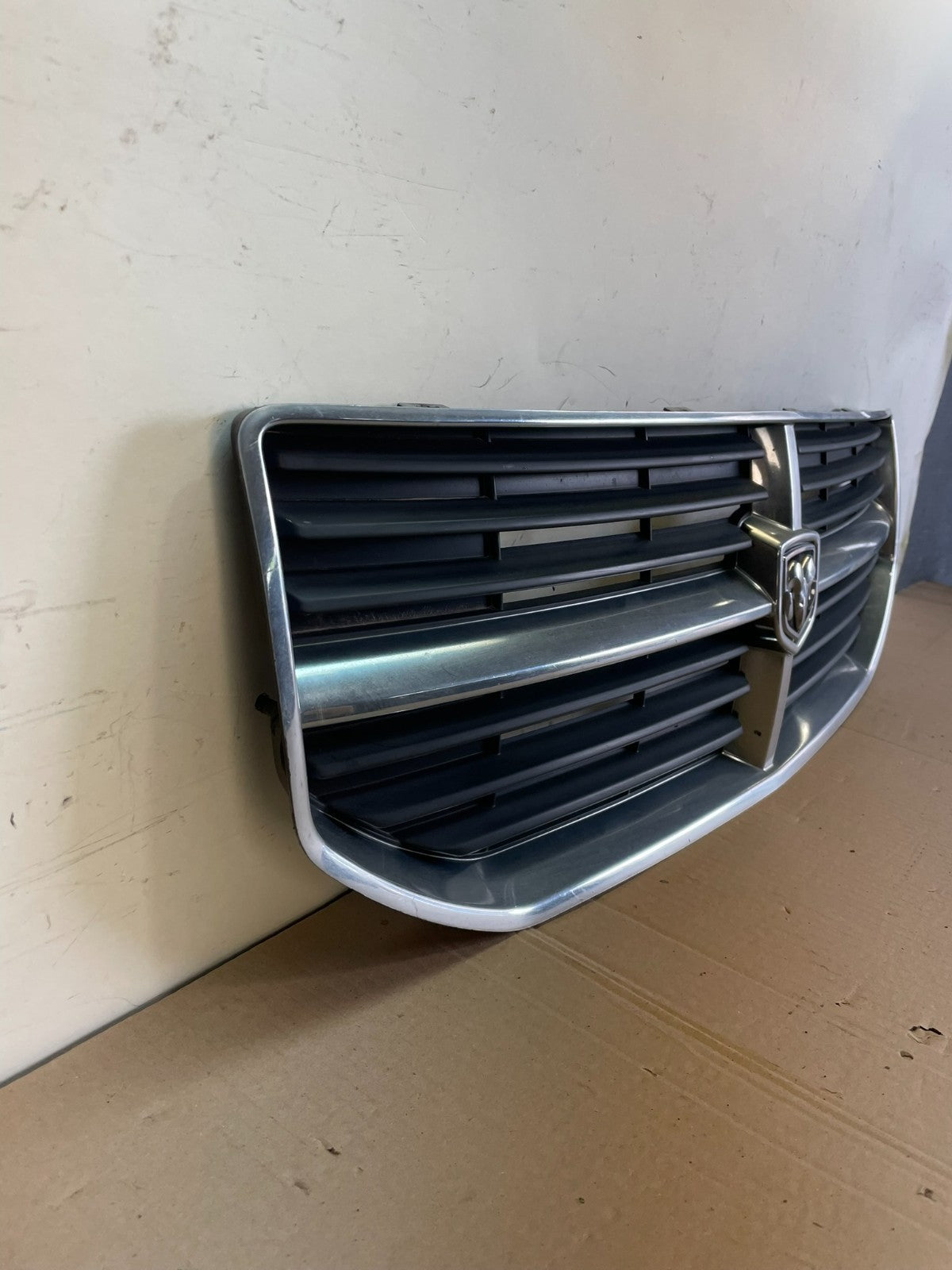 2007 2008 2009 2010 Dodge Caliber Upper Front Chrome Grill Grille ag7690 DG2