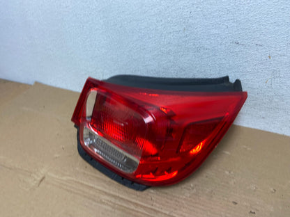 No Led Trim 2013-2015 Chevrolet Malibu Right Passenger Side Tail Light AC3935 LK1