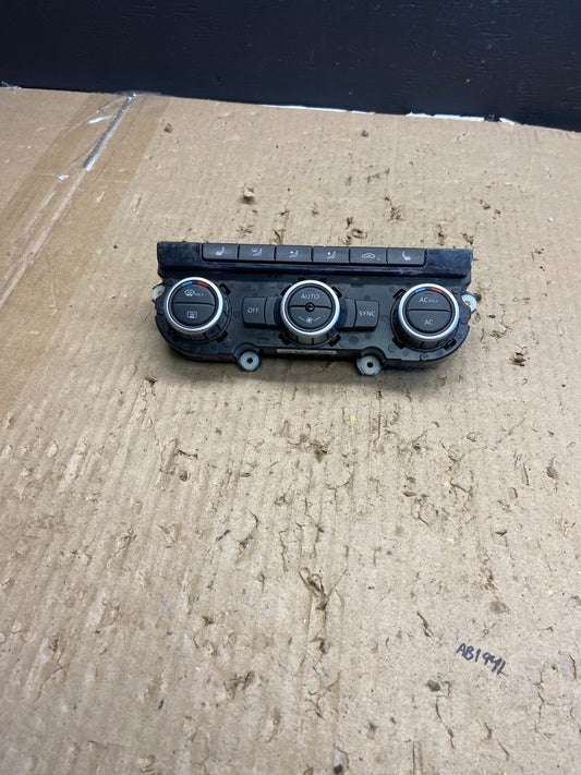 2009 - 2011 Volkswagen CC Center Climate Control Panel AC Heater ab5735  DG0