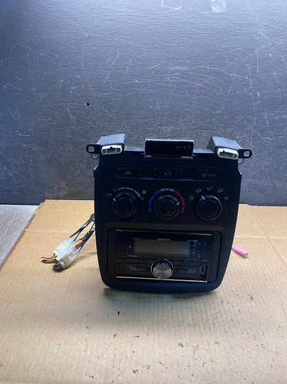 2004 to 2007 Toyota Highlander Climate Control Heater Radio Bezel AI7693 DG0