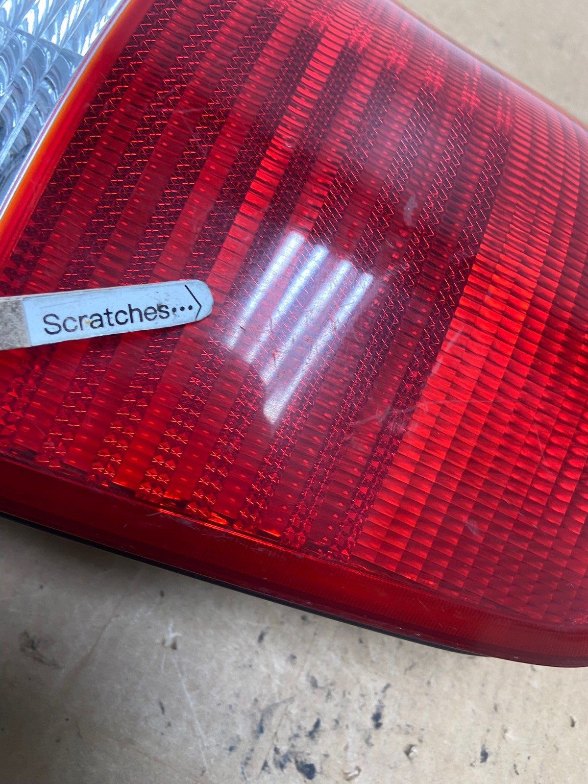 2002 Kia Sedona Left Driver LH Side Tail Light AD5143 LK3