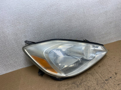2004-2005 Toyota Sienna Right Passenger RH Xenon Headlight OEM W7723 DW2