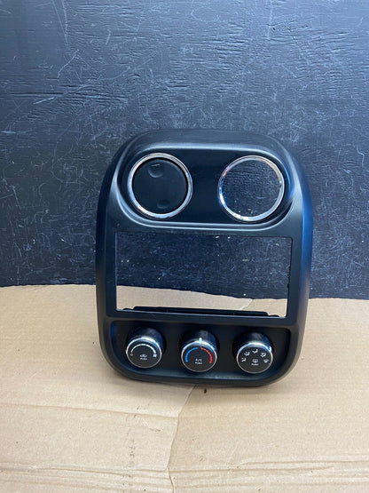 2011 to 2017 Jeep Compass Dash Climate Temperature Control Radio Bezel AF1787 DG0