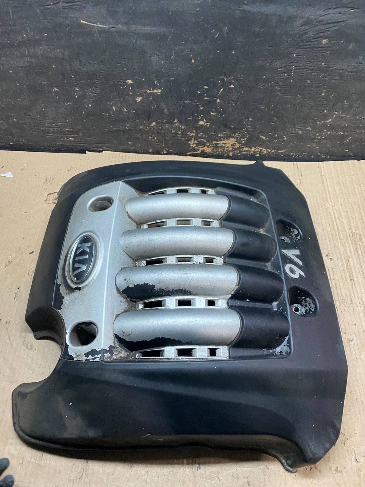 2005 to 2009 Kia Sportage Engine Motor Cover V3990 DG2