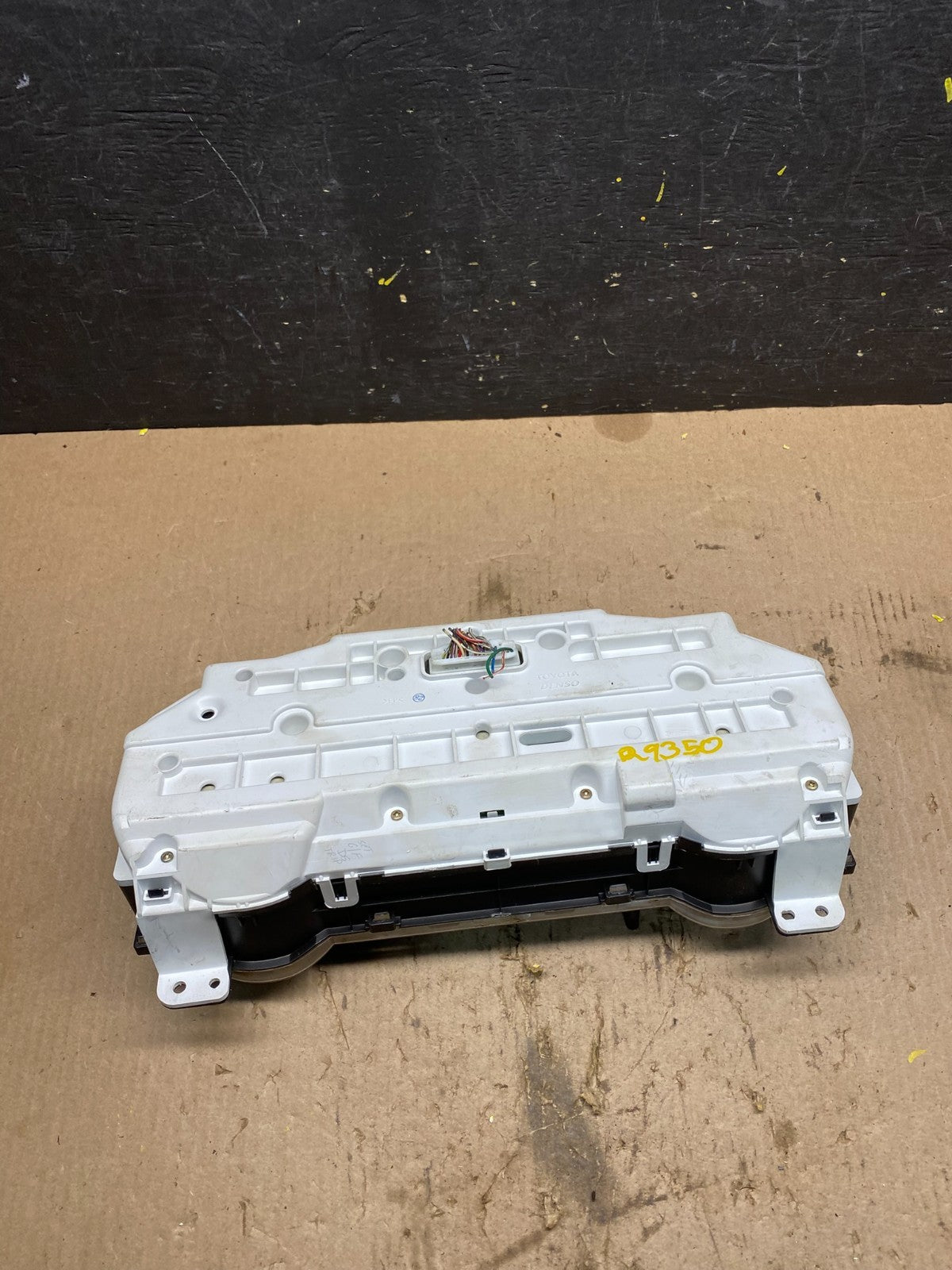 2004 2005 Toyota Sienna Speedometer Cluster Gauge Q9350 DG5