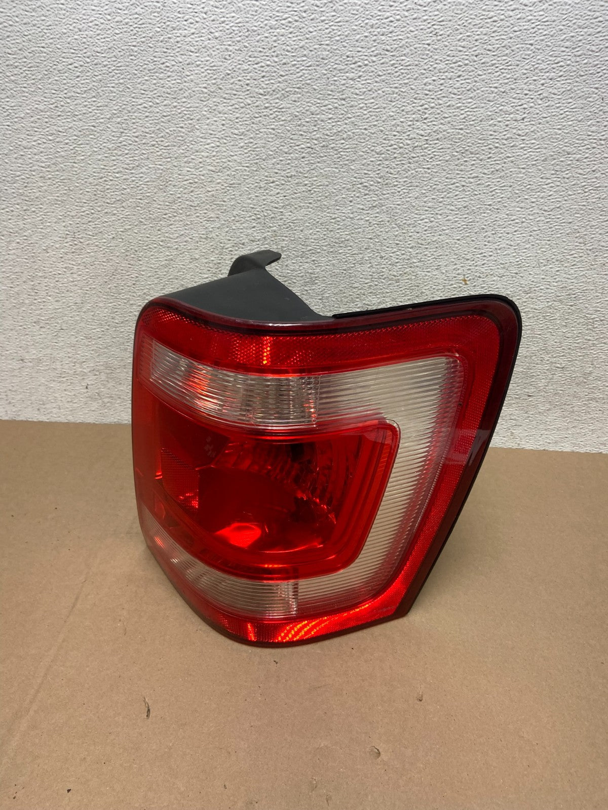 2008 to 2012 Ford Escape Right Passenger RH Side Tail Light AG6581 DW0