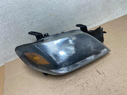 2003-2004 Mitsubishi Outlander Right Passenger Headlight Oem Z4075 DG2