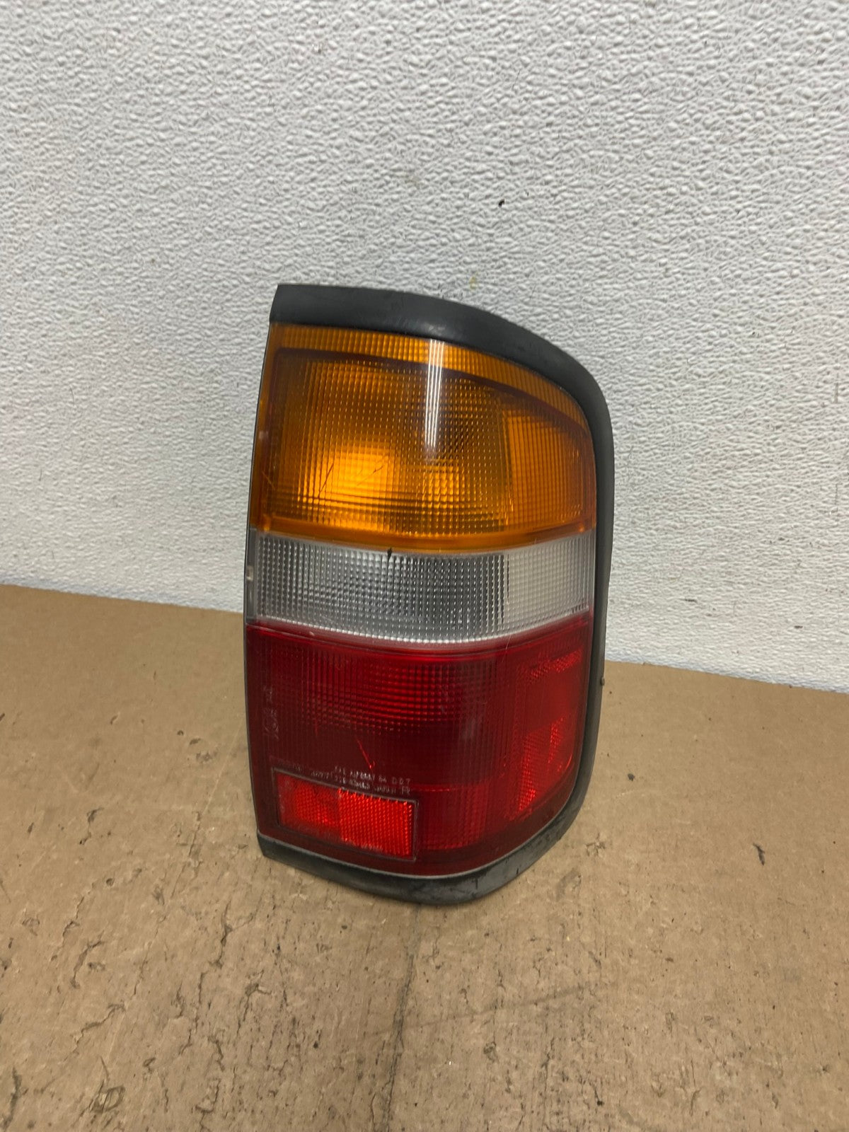 1996 - 1998 Nissan Pathfinder Right Passenger RH Side Tail light AC7317 LK0
