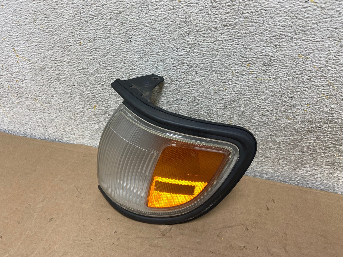 1996-1998 Nissan Pathfinder Left Driver LH Turn Signal AH9458 LK1