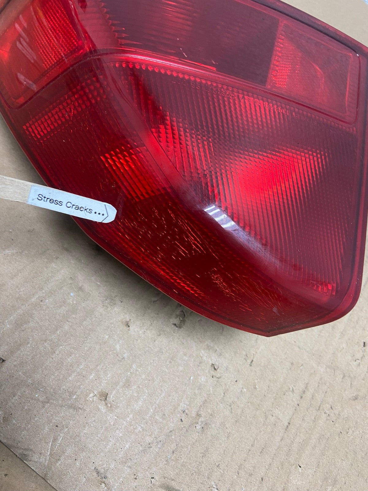 2001 2002 Honda Civic Sedan Right Passenger Rh Side Tail Light AB6221 LK3