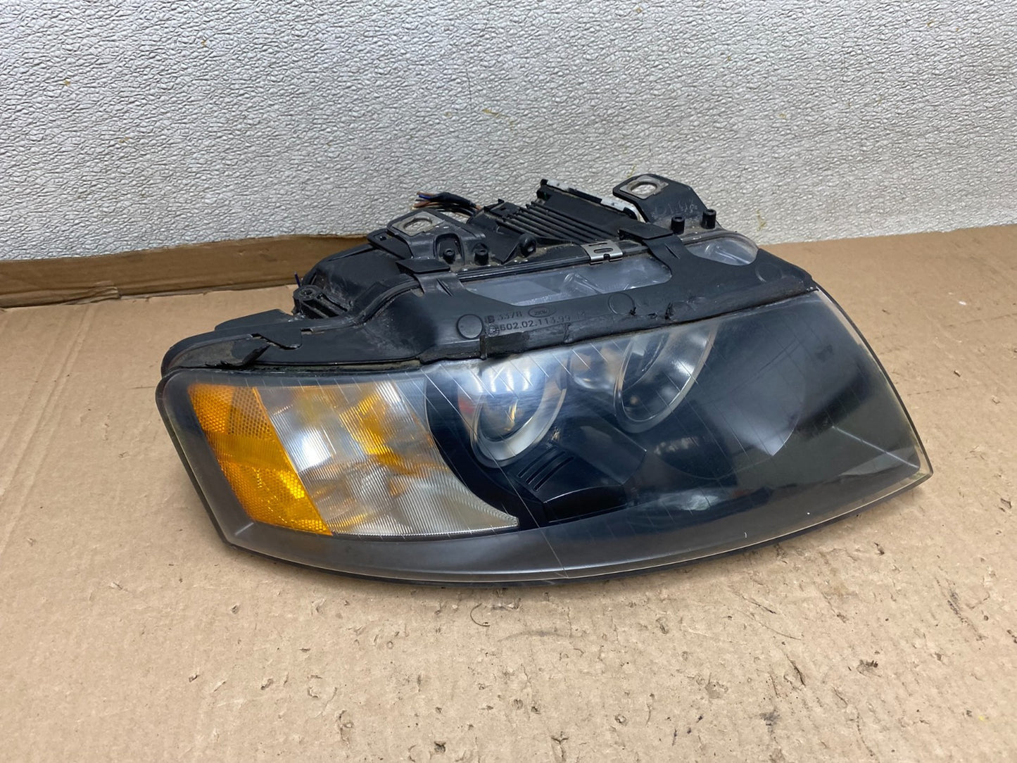 Xenon 2003 to 2006 Audi A4 Convertible Right Passenger RH Headlight U8774 DW0