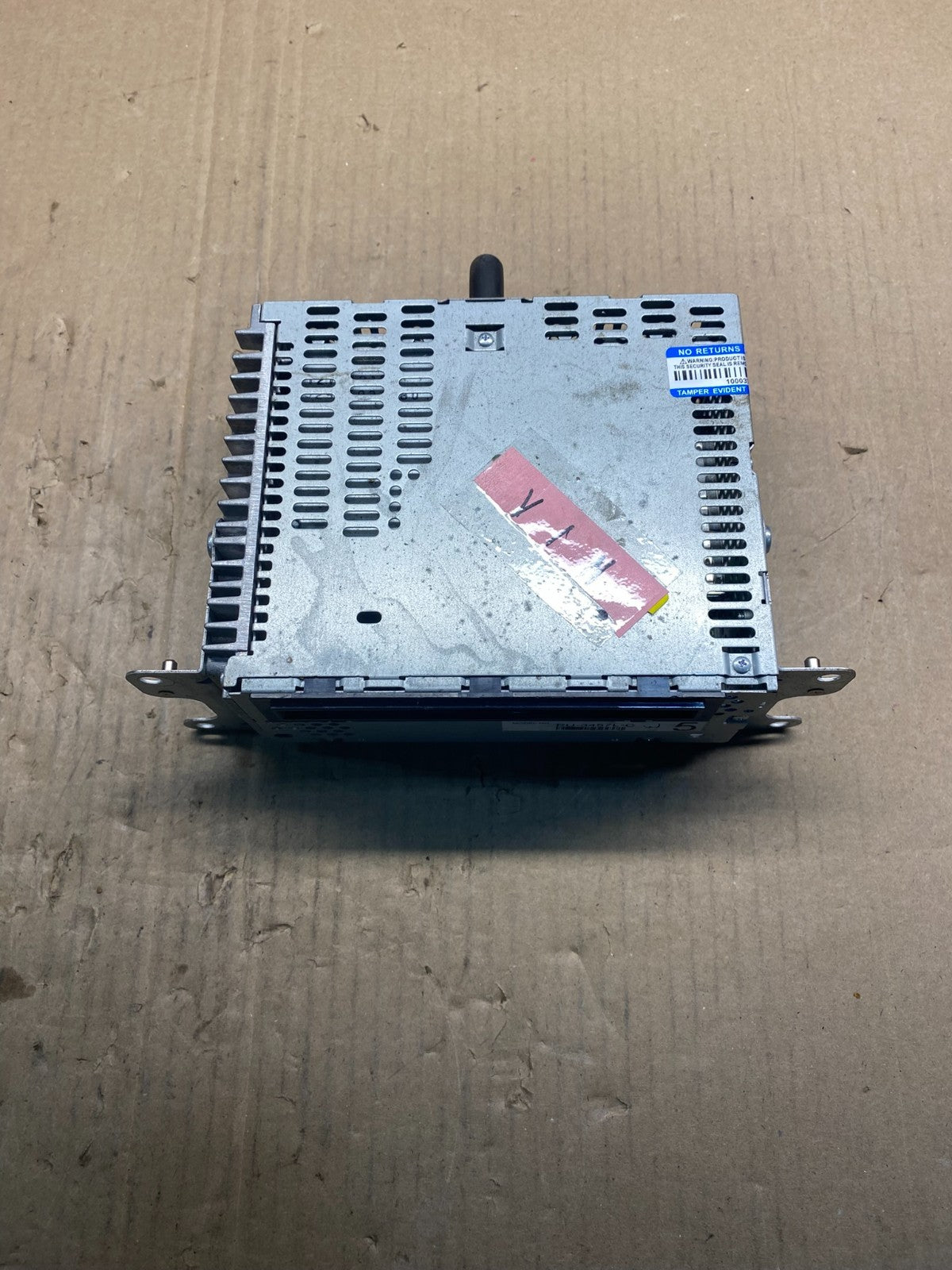 2011 to 2013 Ford Explorer Audio Equipment Radio Receiver AM FM CD ac2418 DG3