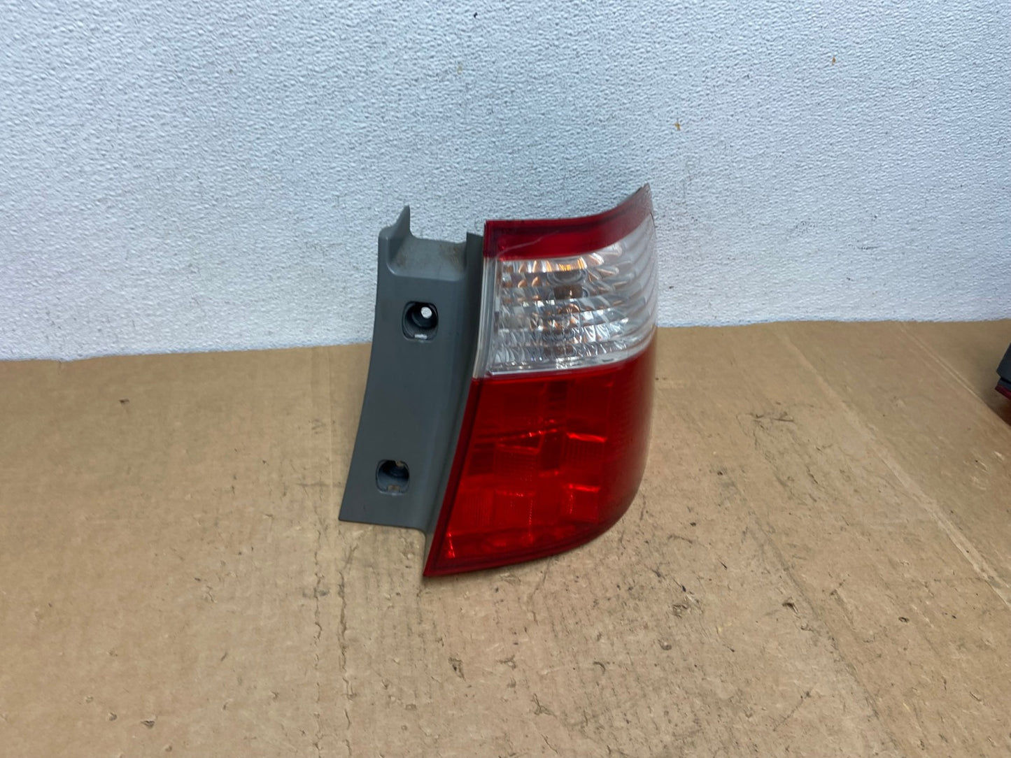 2005 2006 2007 Honda Odyssey Right Passenger RH Side Tail Light AD1401 LK2