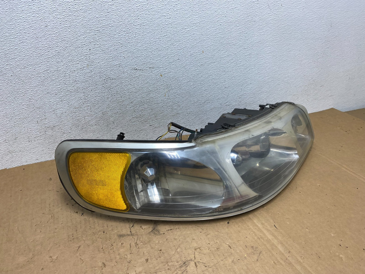1999-2001 Lincoln & Town Car Right Passenger RH Headlight Halogen AD3230 DW2