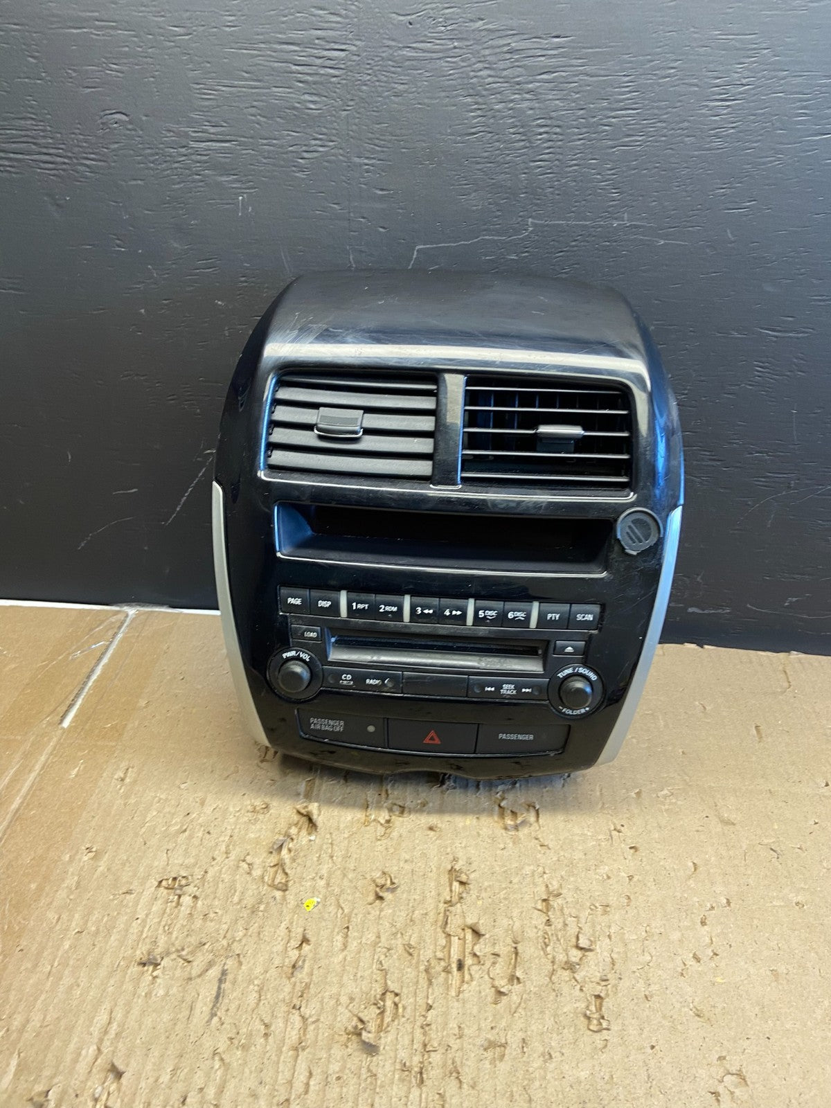 2011 to  2014 Mitsubishi Outlander Sport Center Radio AM/FM Air Vent ab5867 DG0
