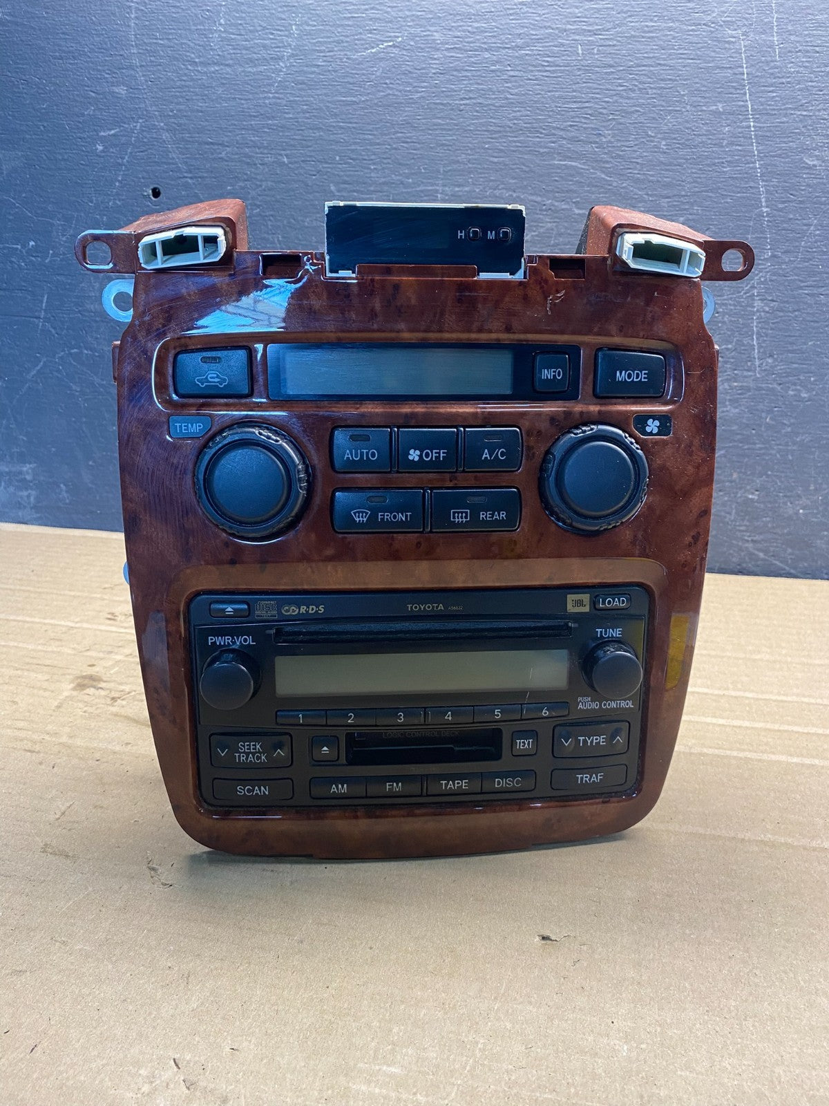 2004 to 2007 Toyota Highlander Climate Control Heater Radio Bezel AF0052 DG0