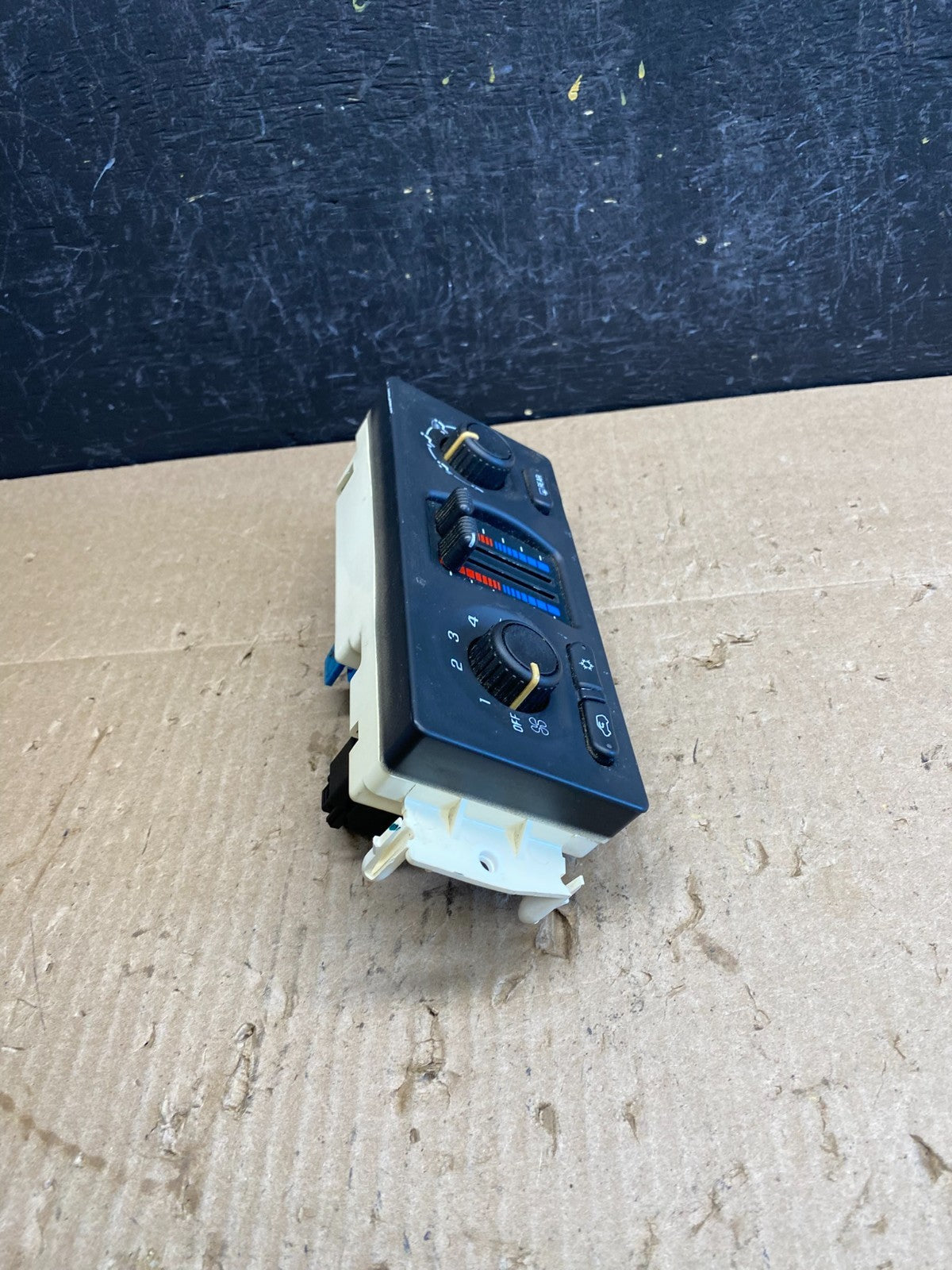 2003 to 2006 Chevrolet Silverado HVAC Heater Climate Control Module AC9082 DG1
