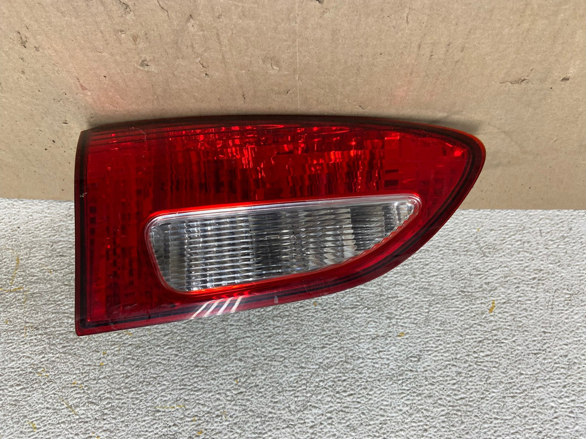 2006 2007 Subaru Tribeca B9 Left Driver Lh Side Tail Light Inner AH6915 LK0