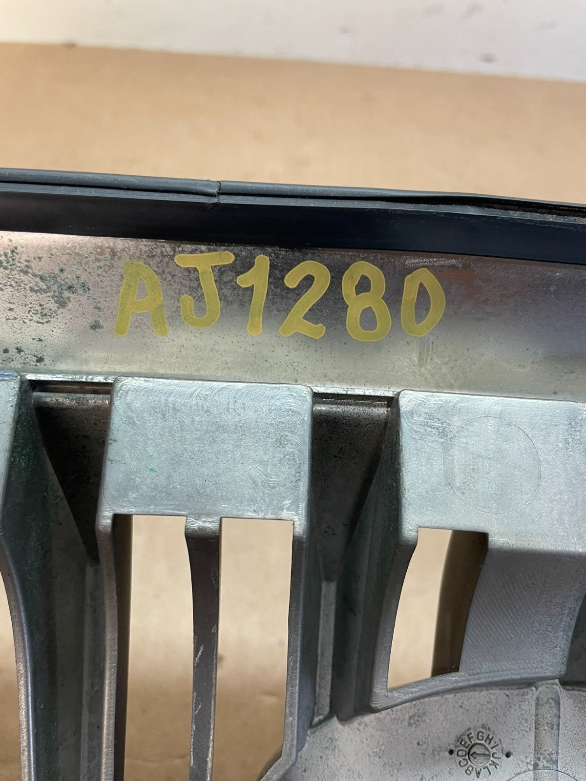2001-2005 Hyundai Sonata Front Upper Grille Grill Bumper Aftermarket AJ1280 DG6