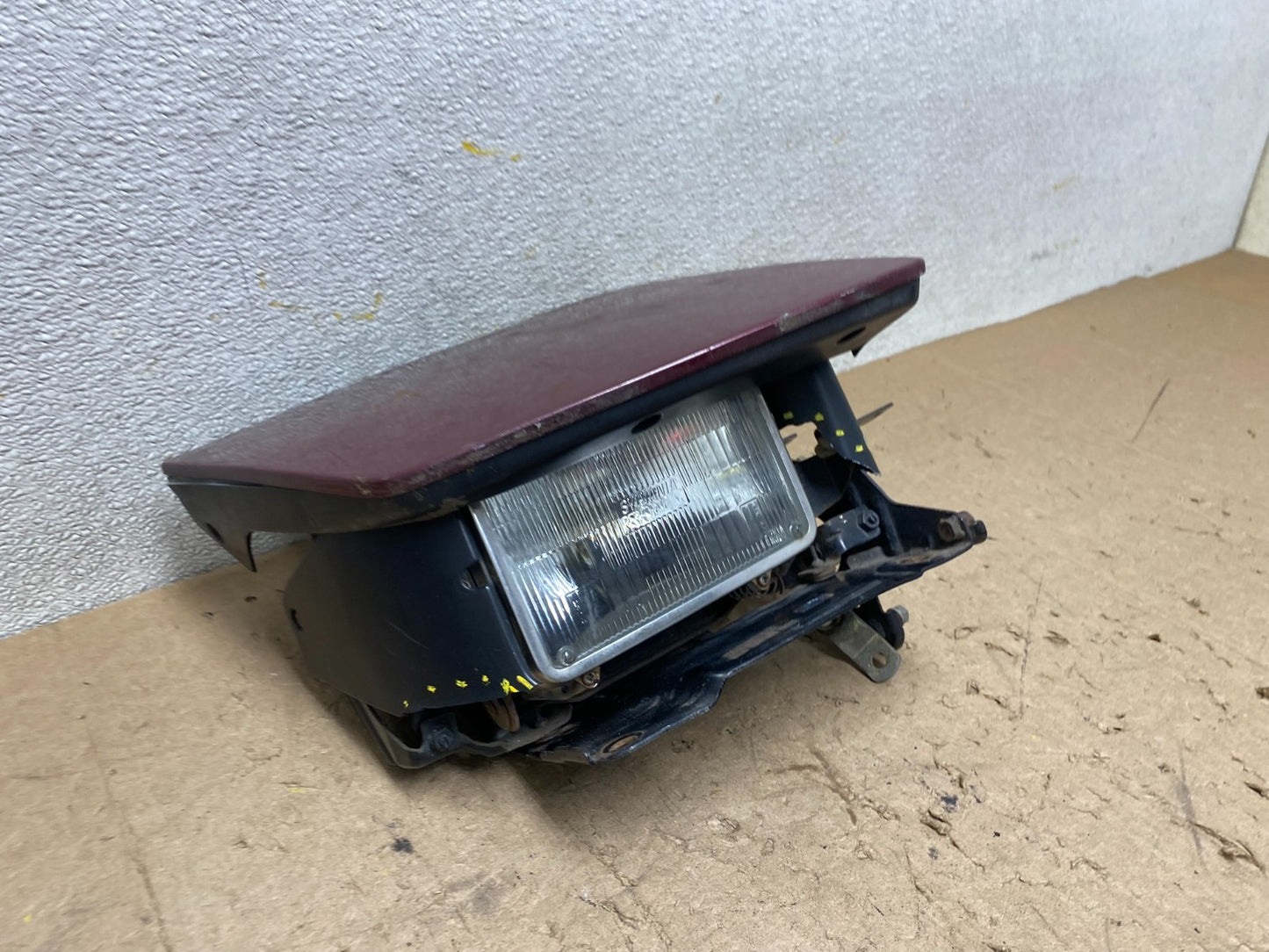 1991 to 1993 Mitsubishi 3000GT Right Passenger Headlight r OEM X2381 DG2