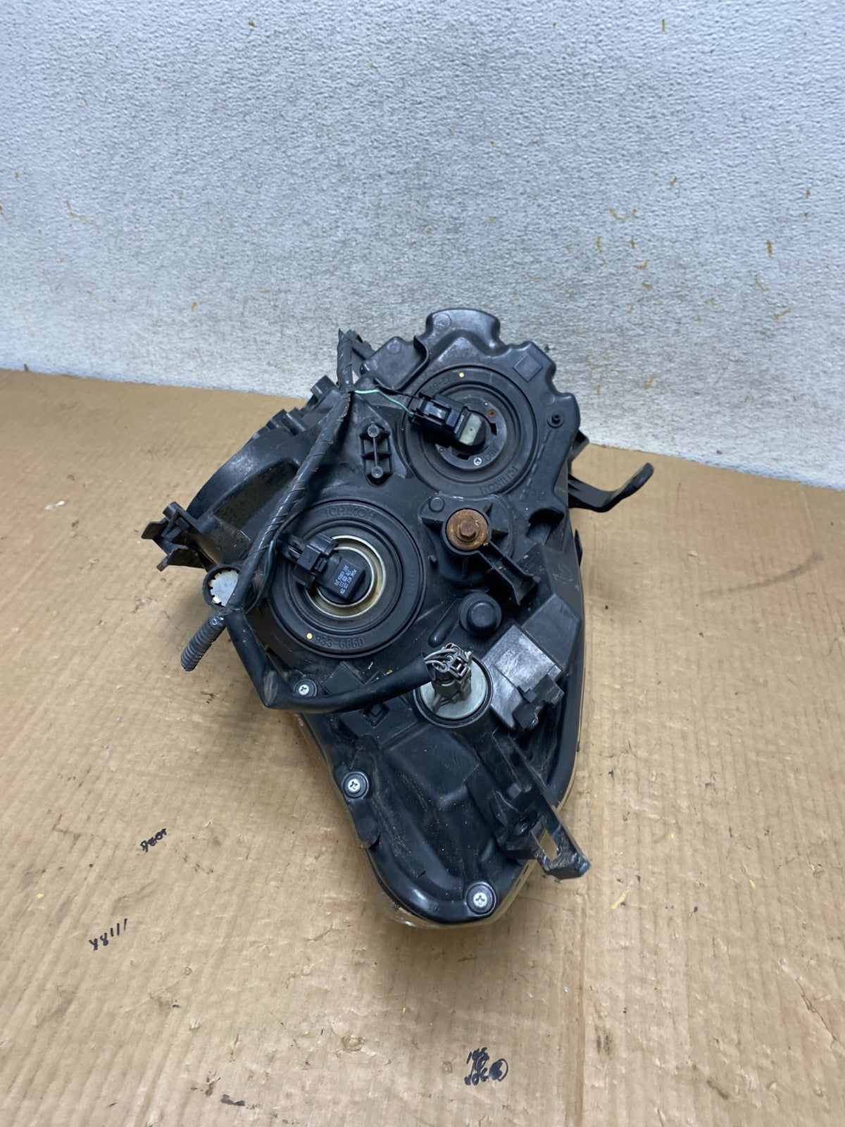 2009-2013 Nissan Rogue Right Passenger Halogen Headlight AI8202 DW6
