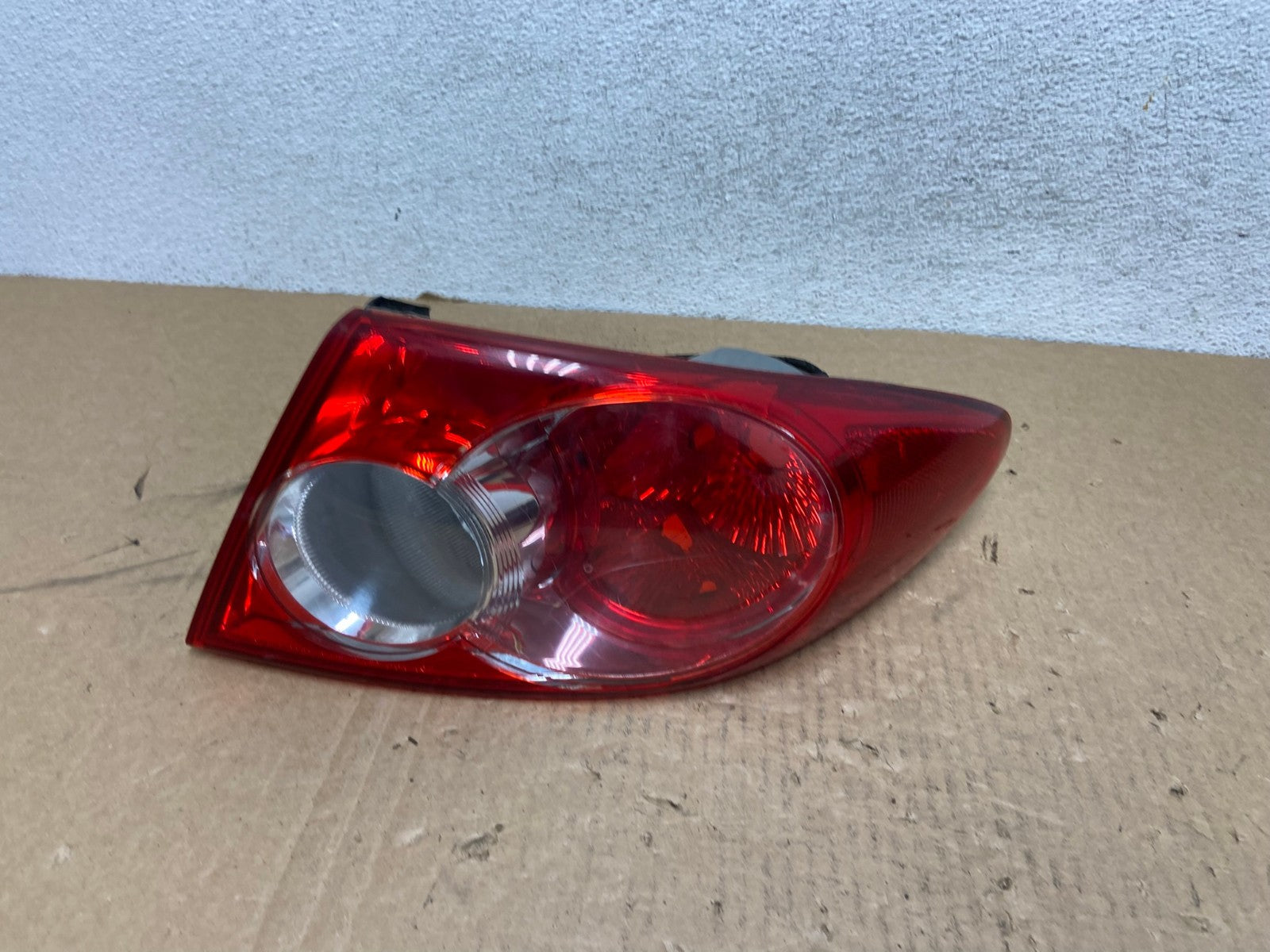 2003 - 2005 Mazda 6 Right Passenger Rh Side Tail Light AG0524 LK0