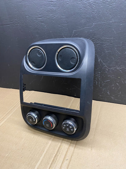 2011 to 2017 Jeep Compass Dash Climate Temperature Control Radio Bezel AB8677 DG1